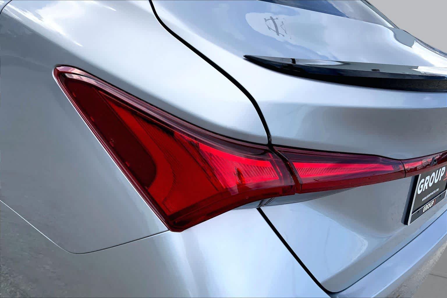 Used 2021 Toyota Avalon Touring FWD image 29