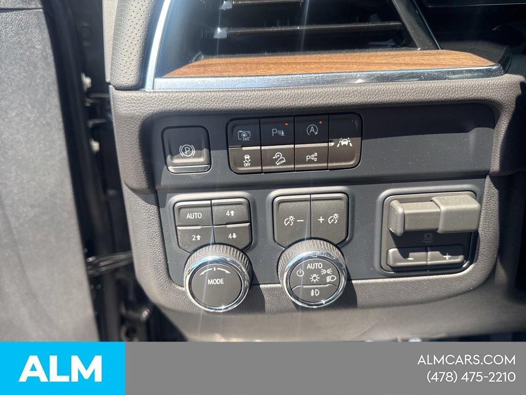 Used 2026 Chevrolet Suburban High Country w/ Sun And Tow Package AWD/4WD image 26
