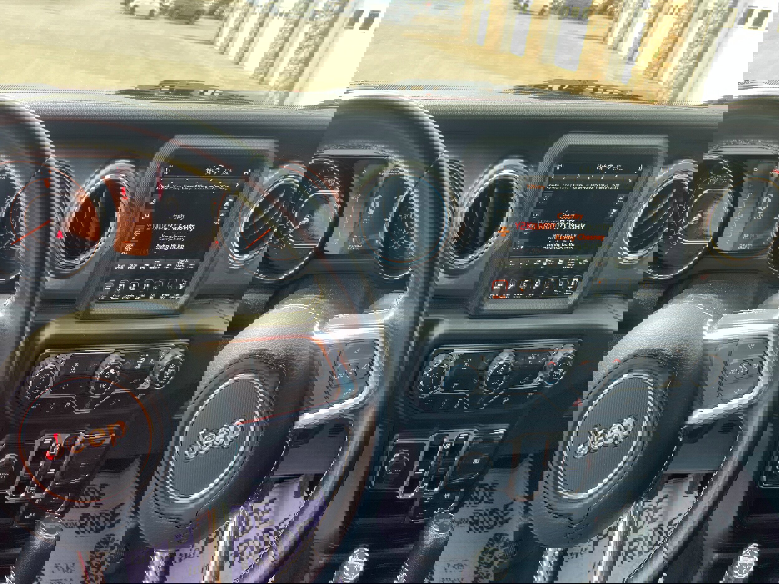 Used 2020 Jeep Wrangler Unlimited Sahara image 13