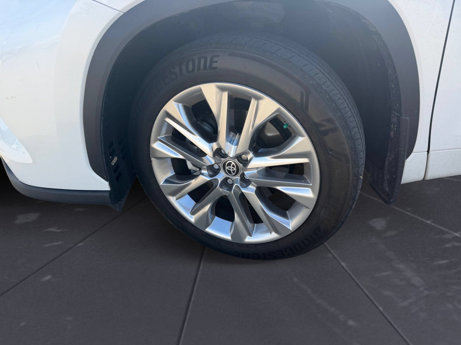 Used 2023 Toyota Highlander Limited AWD/4WD image 14