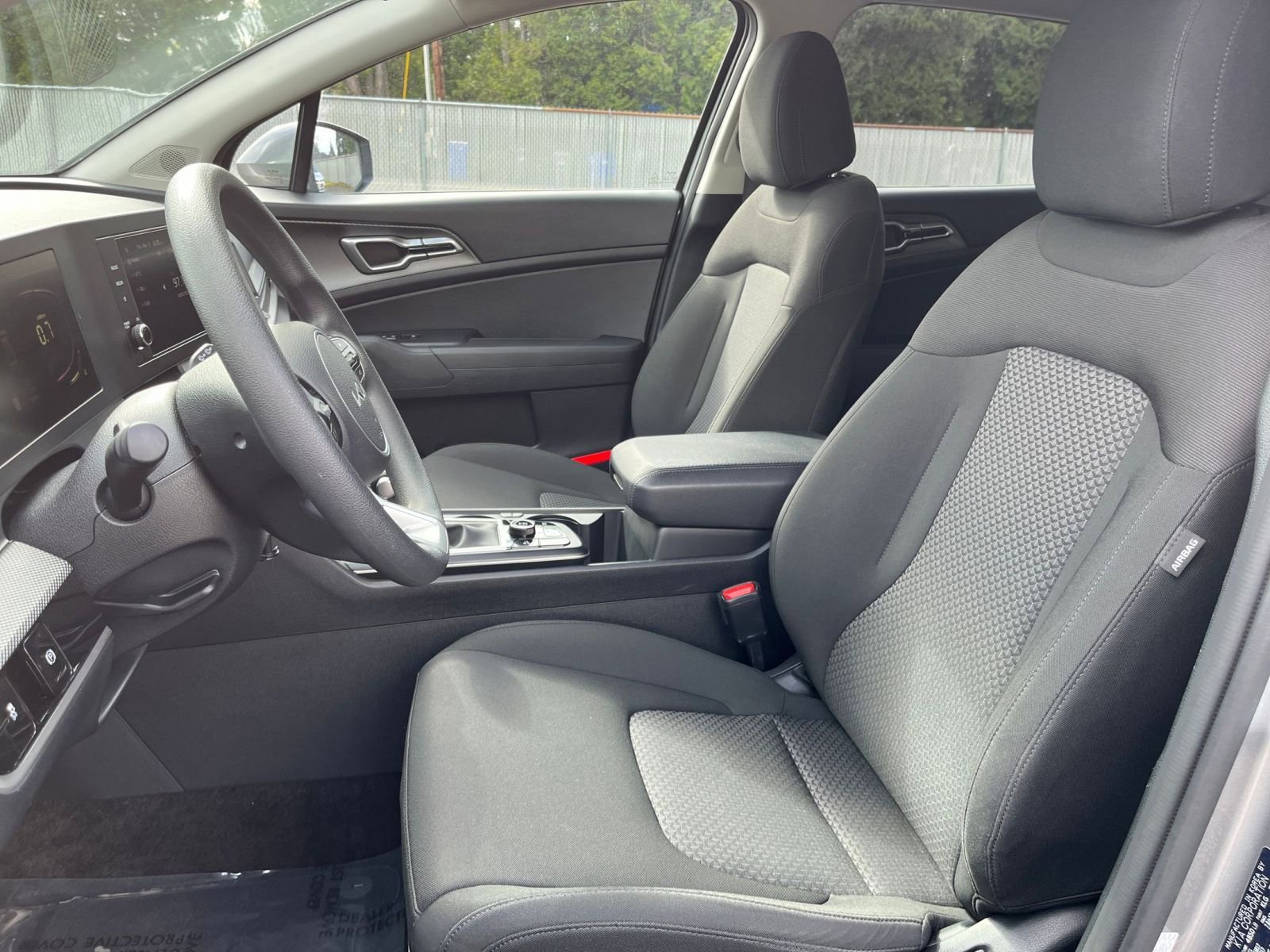 Used 2025 Kia Sportage LX image 36