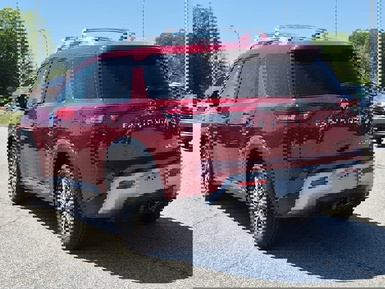 Used 2023 Nissan Pathfinder SL image 4