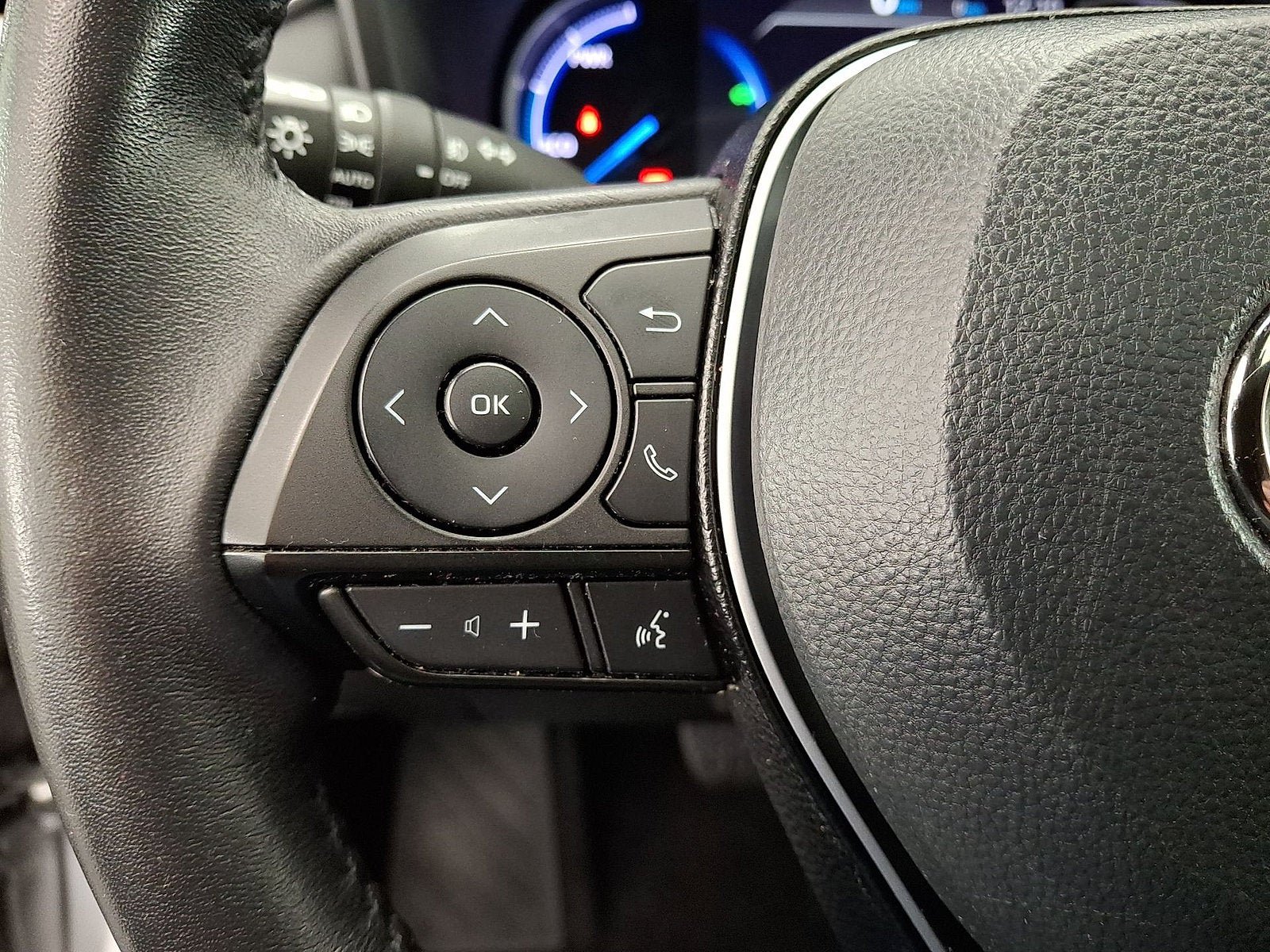 Used 2021 Toyota RAV4 XSE AWD/4WD image 9