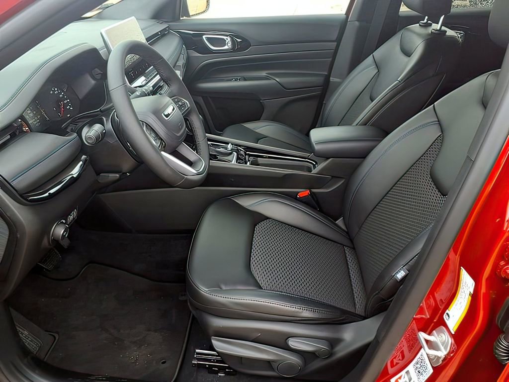 New 2026 Jeep Compass Latitude image 16