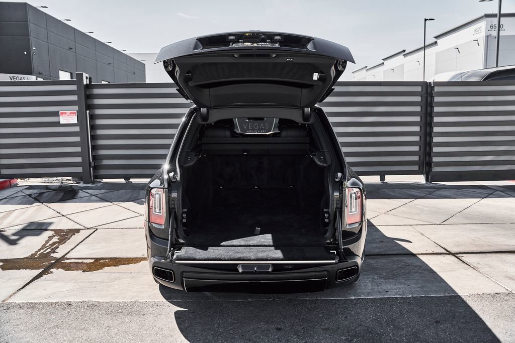 Used 2022 Rolls-Royce Cullinan Black Badge w/ Dark Exterior Package AWD/4WD image 17
