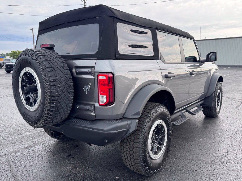 Used 2023 Ford Bronco Black Diamond w/ Sasquatch Package AWD/4WD image 3