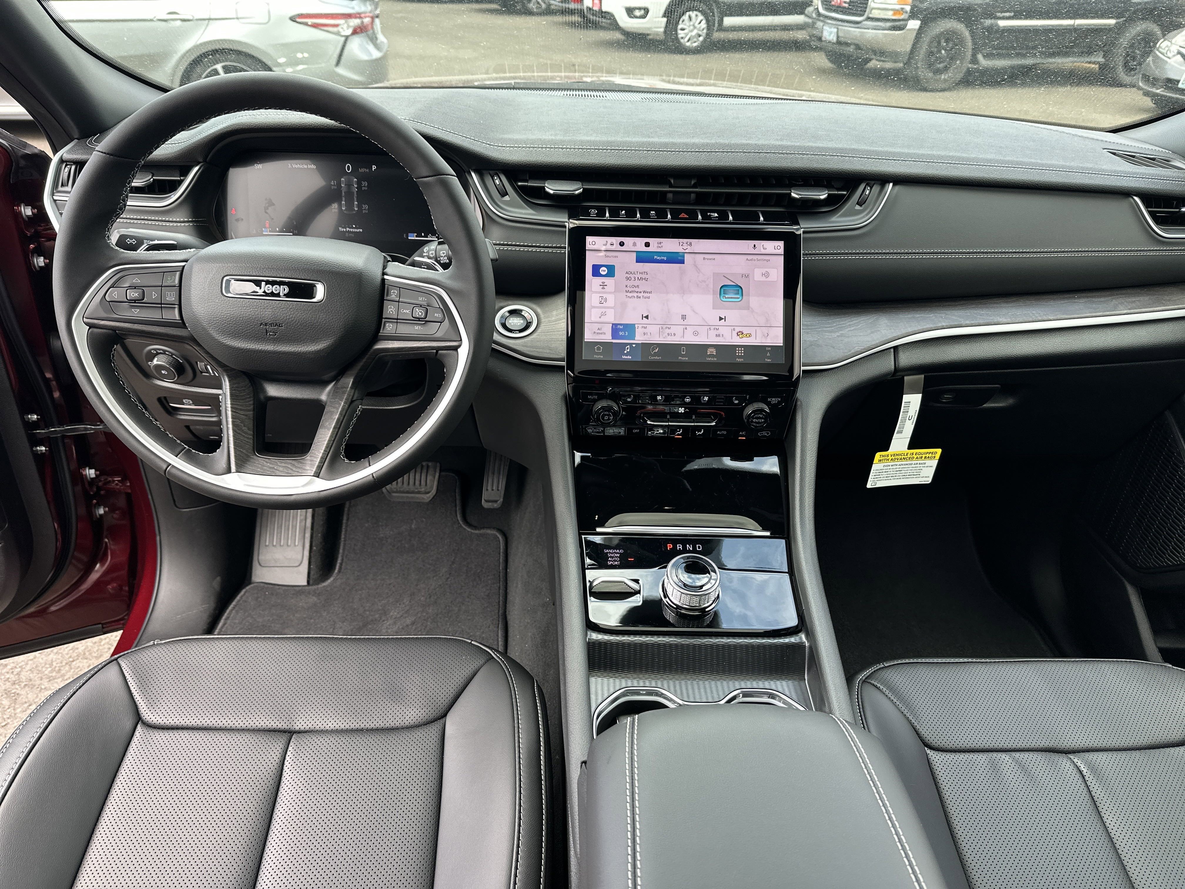 New 2025 Jeep Grand Cherokee Limited w/ Luxury Tech Group II image 11