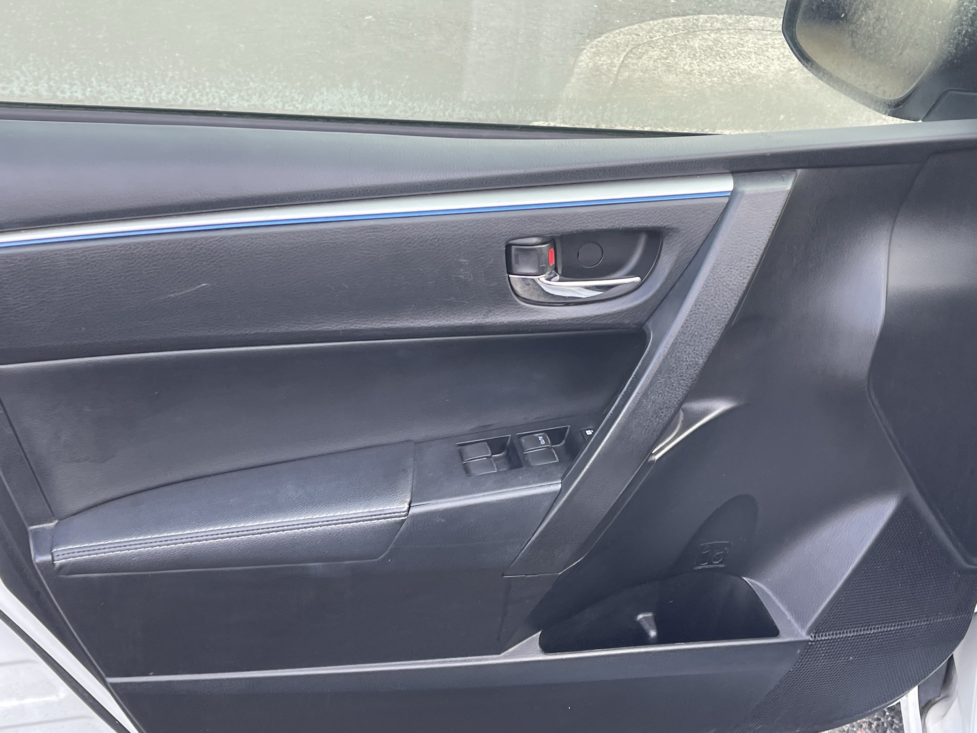 Used 2015 Toyota Corolla S FWD image 16