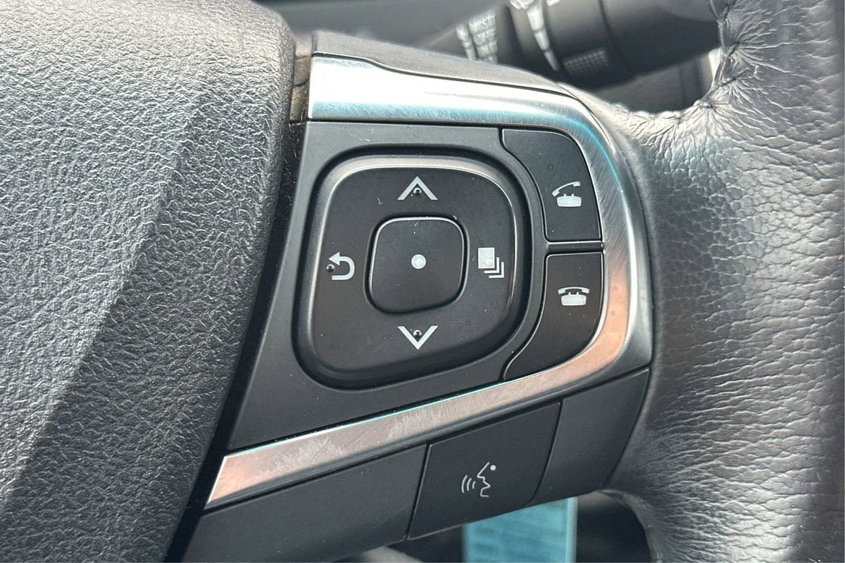 Used 2017 Toyota Camry XLE image 32