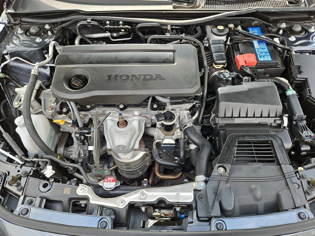 Used 2025 Honda Civic Sport image 32