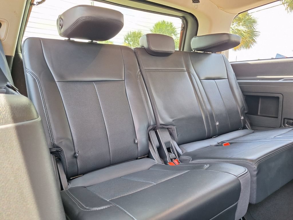 Used 2024 Ford Expedition XLT RWD image 33