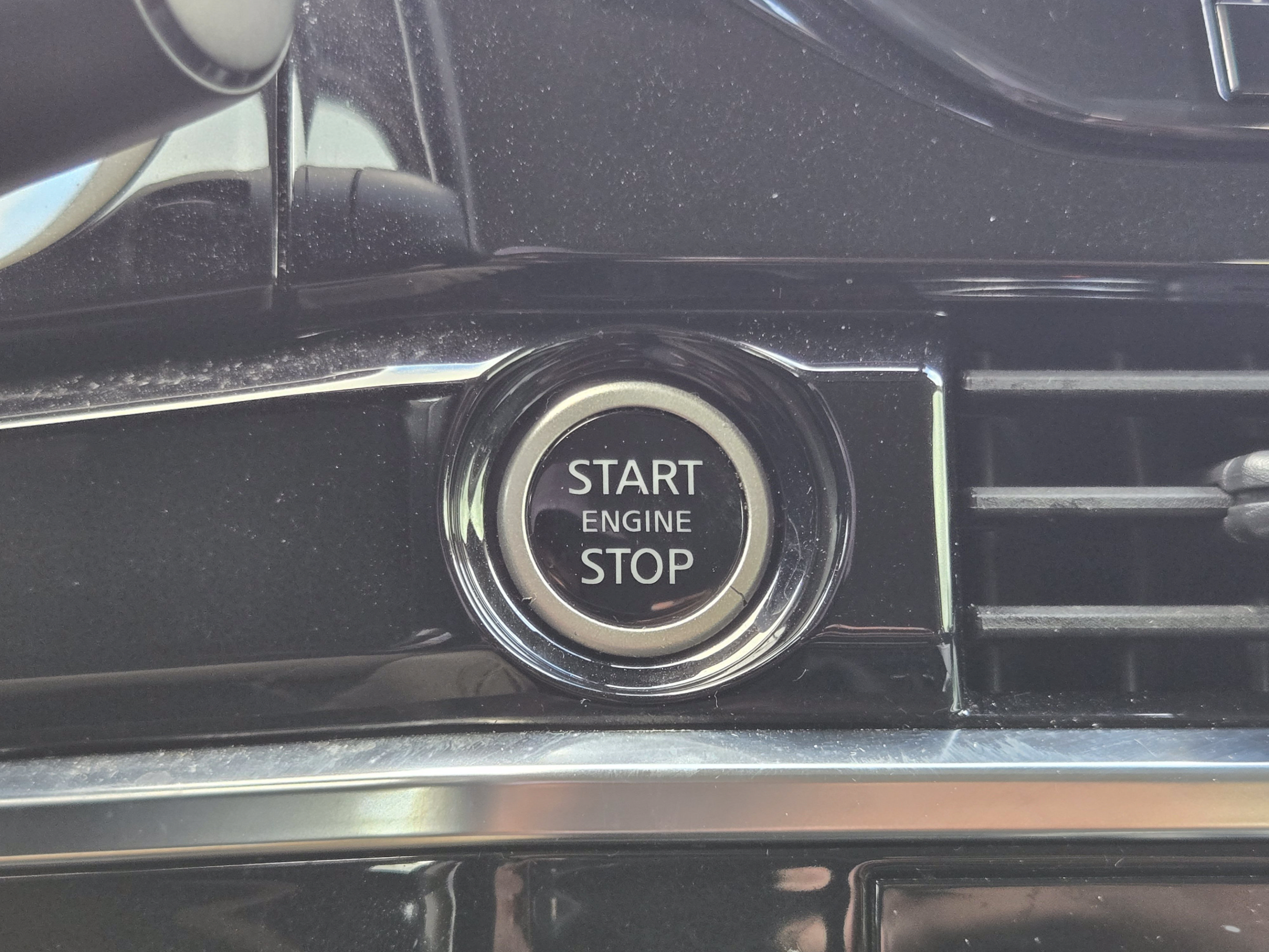 Used 2023 Nissan Pathfinder SL AWD/4WD image 33
