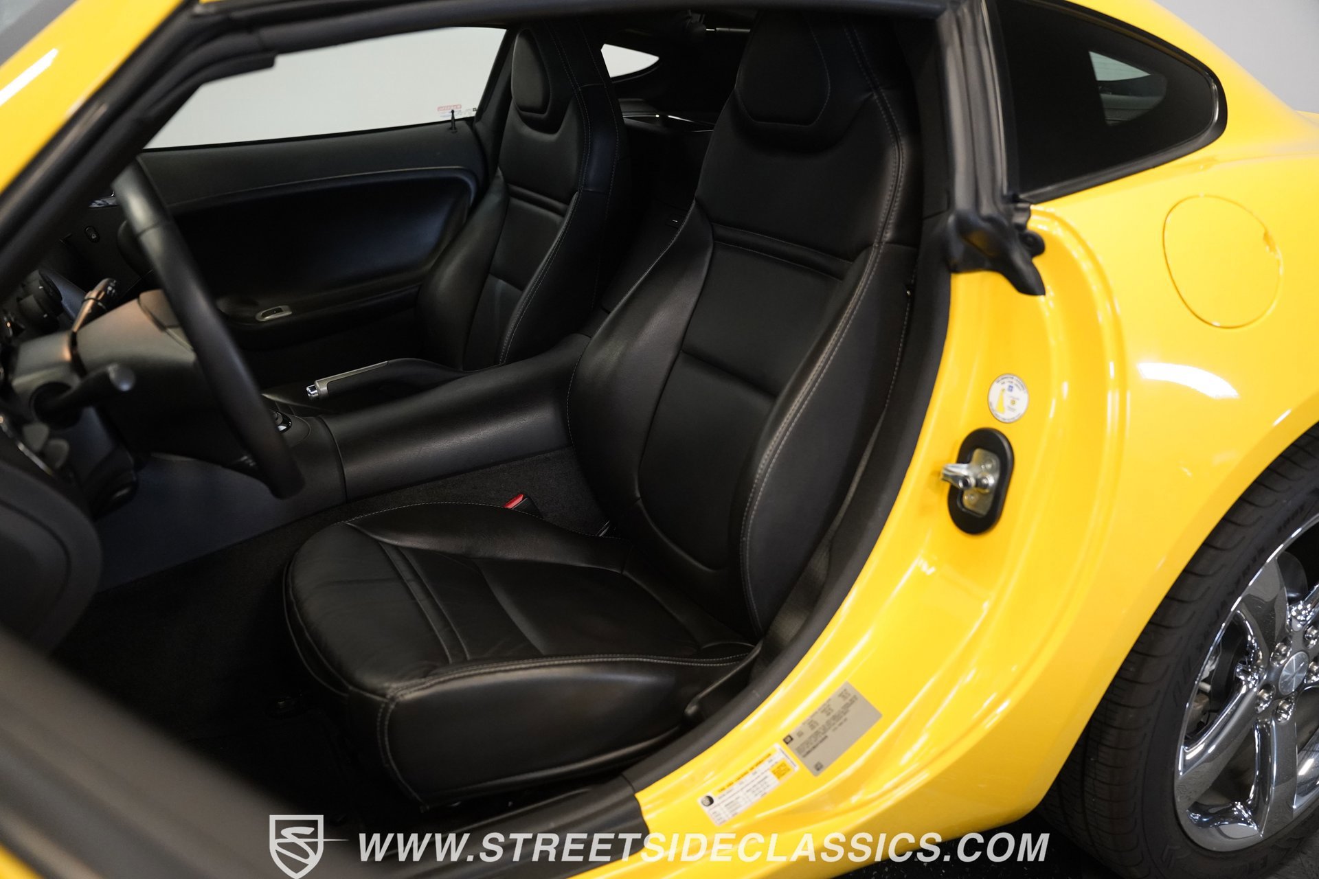 Used 2009 Pontiac Solstice Coupe w/ Premium Package image 37