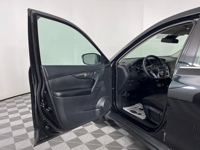 Used 2020 Nissan Rogue S FWD image 16