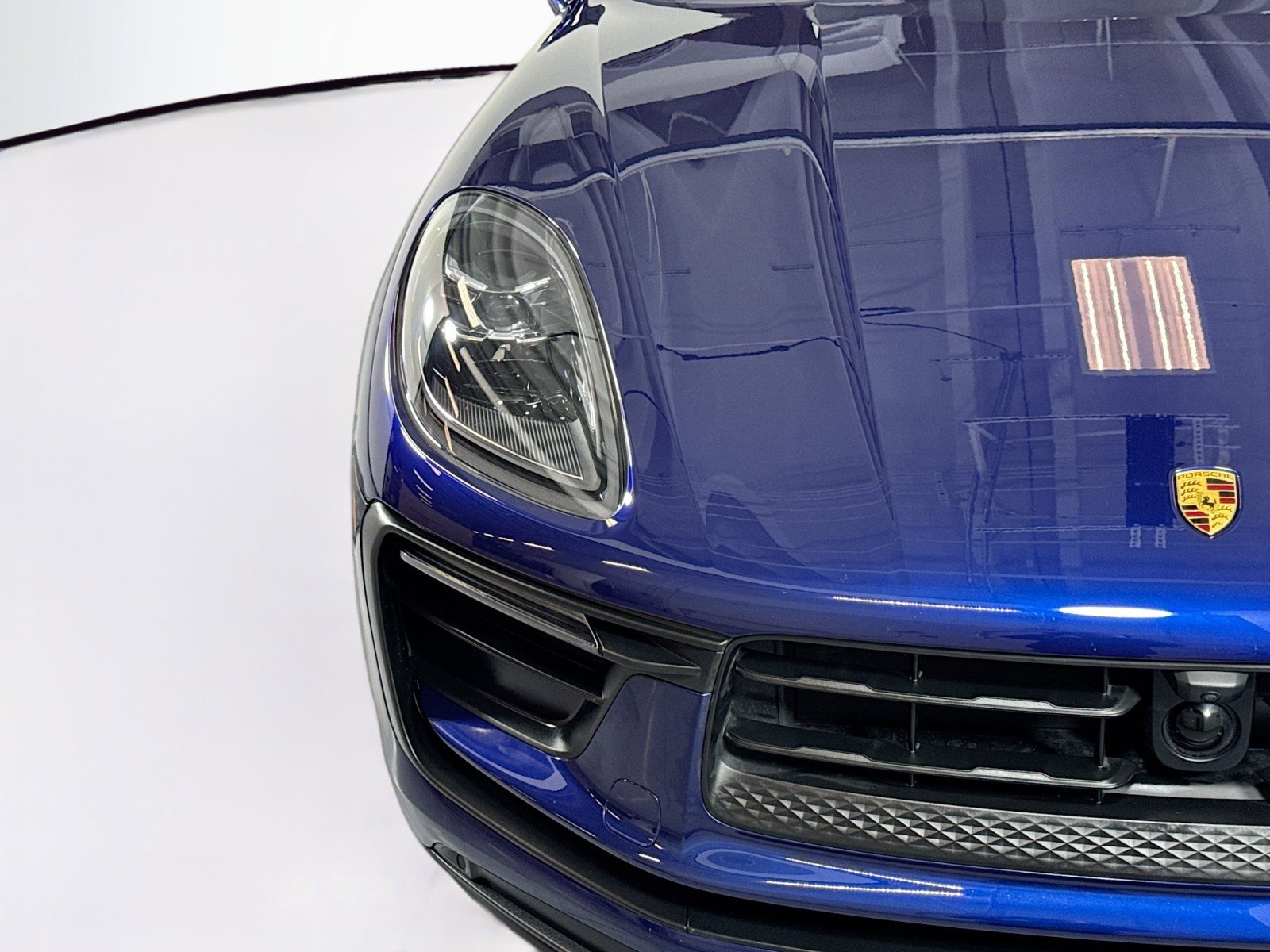 Certified 2025 Porsche Macan image 26