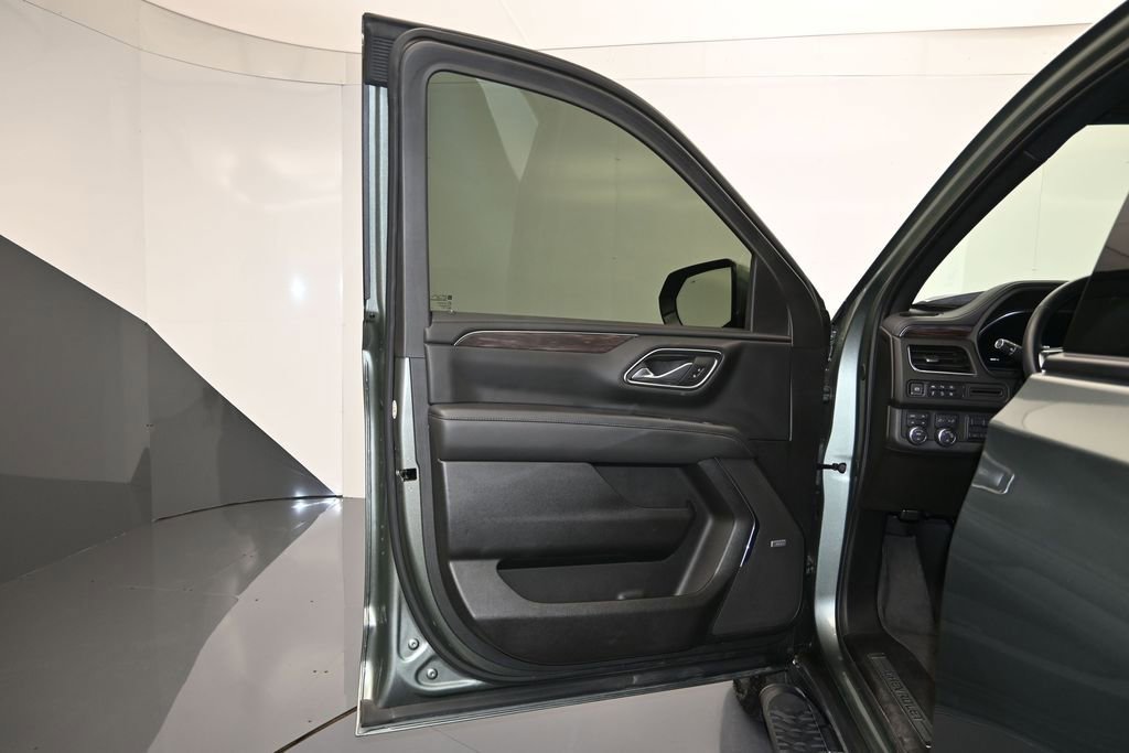 Used 2023 Chevrolet Tahoe Z71 w/ Z71 Off-Road Package AWD/4WD image 10