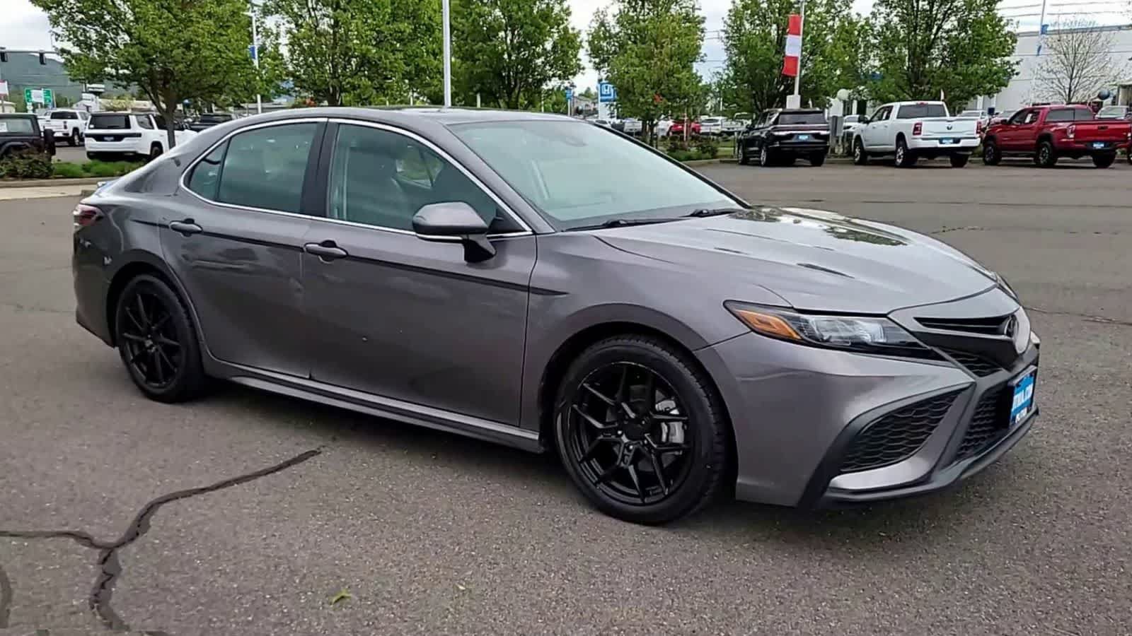 Used 2023 Toyota Camry SE w/ Cold Weather Package FWD image 2