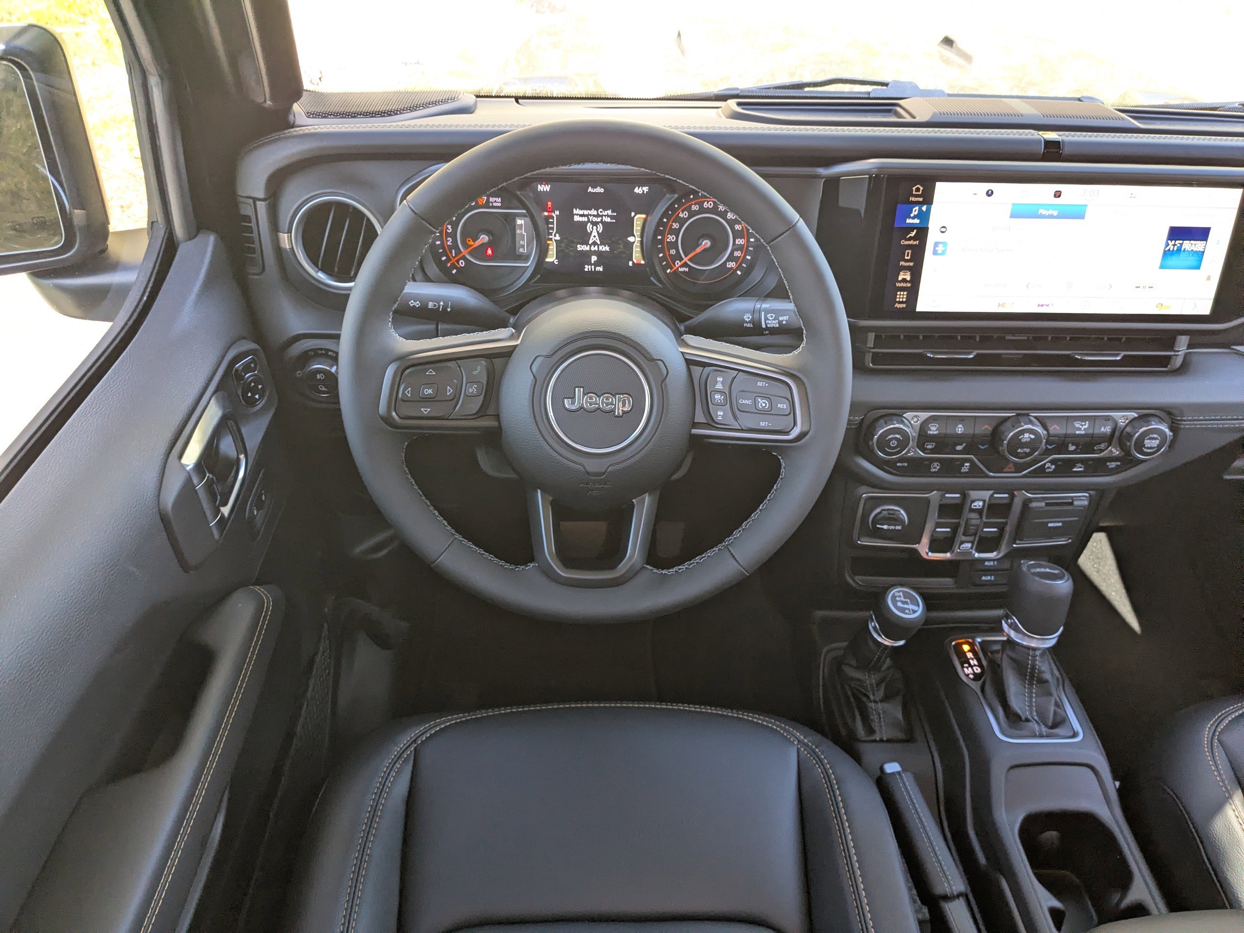 New 2025 Jeep Gladiator High Tide image 15