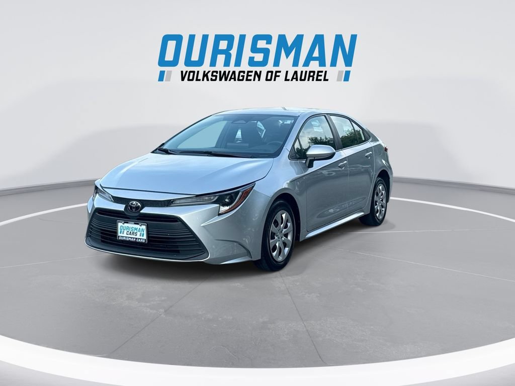 Used 2024 Toyota Corolla LE FWD image 4