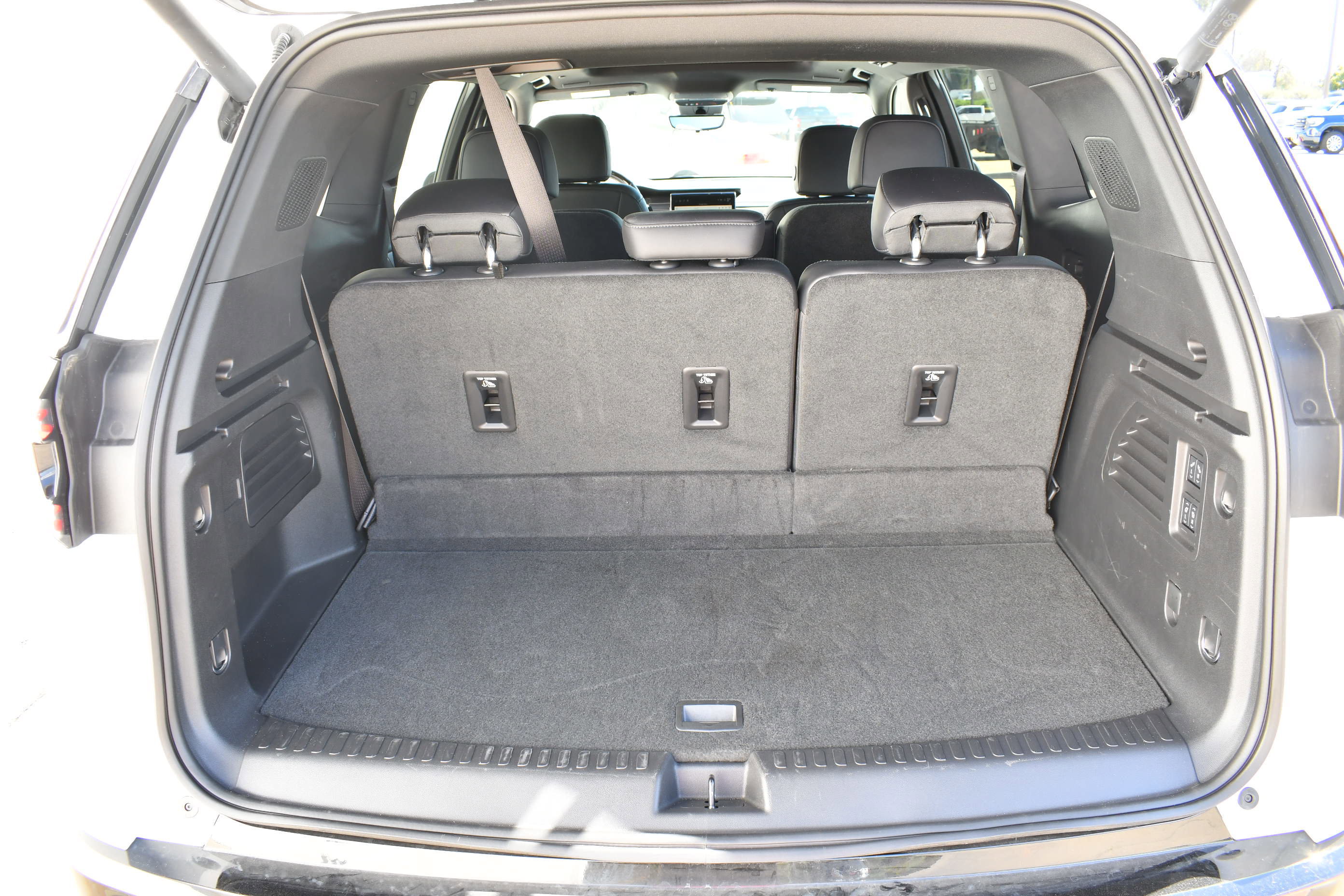 Used 2025 GMC Acadia Denali w/ Super Cruise Package image 7