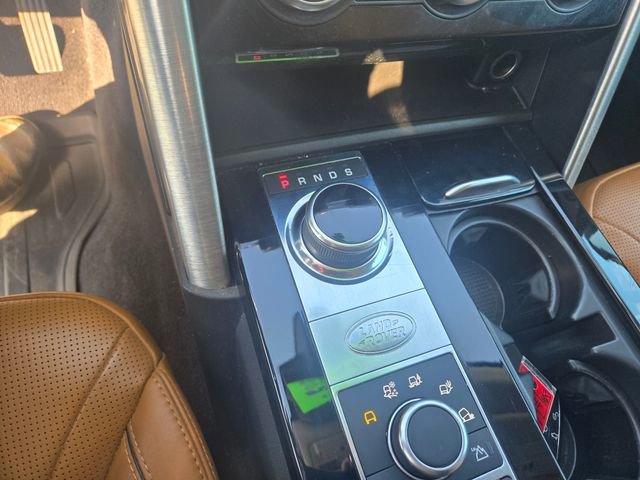Used 2017 Land Rover Discovery HSE AWD/4WD image 12