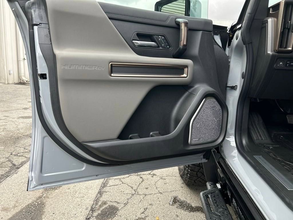 New 2025 GMC Hummer EV 2X w/ Extreme Off-Road Package image 10