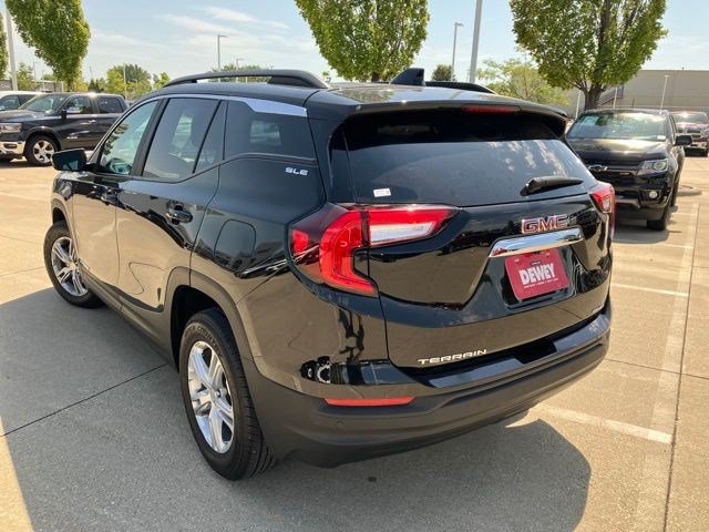 Used 2023 GMC Terrain SLE w/ Driver Convenience Package AWD/4WD image 9