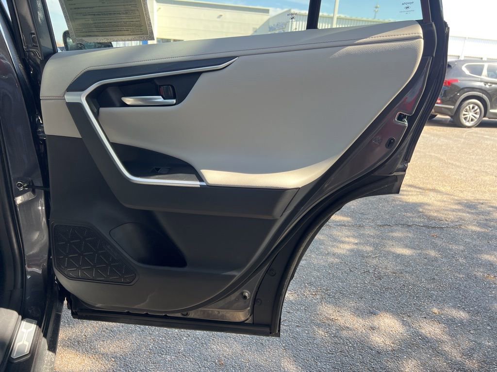 Used 2025 Toyota RAV4 Limited image 13