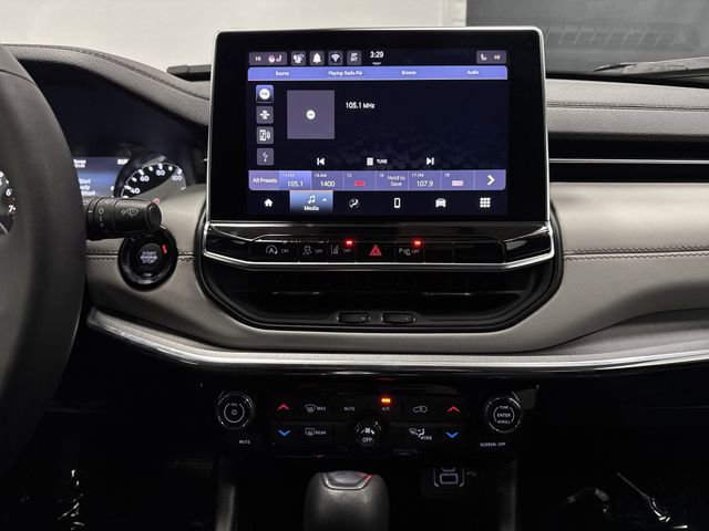 Used 2024 Jeep Compass Limited w/ Sun and Sound Group image 9