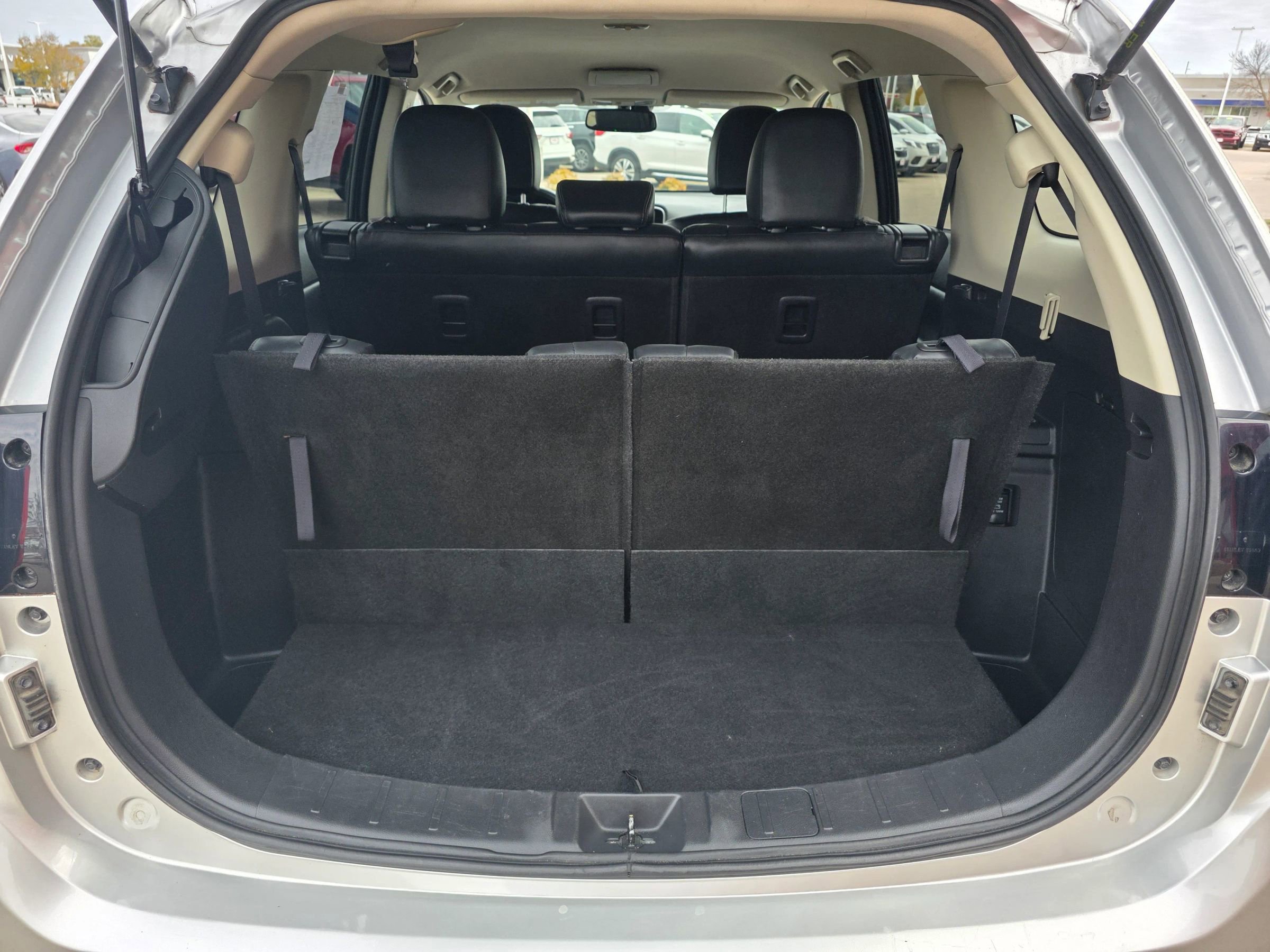 Used 2019 Mitsubishi Outlander SEL image 6