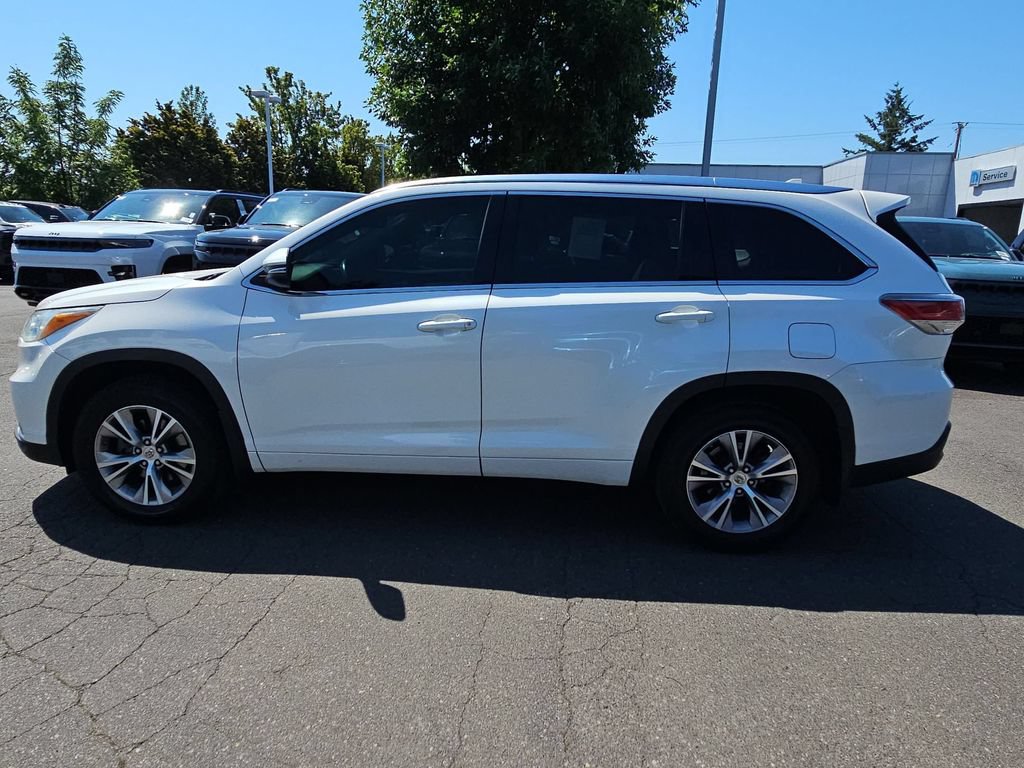 Used 2015 Toyota Highlander XLE AWD/4WD image 4