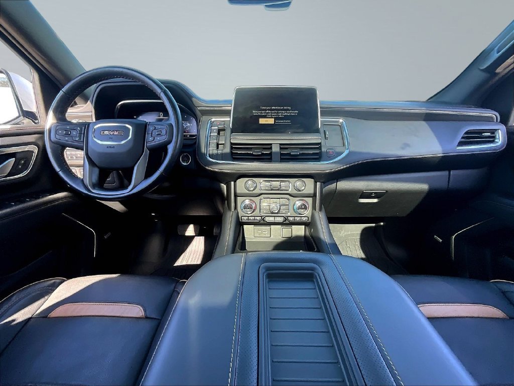 Used 2022 GMC Yukon XL AT4 AWD/4WD image 9