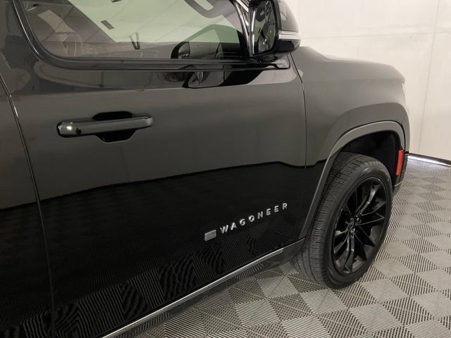 Used 2022 Jeep Wagoneer Series III w/ Premium Group I AWD/4WD image 6