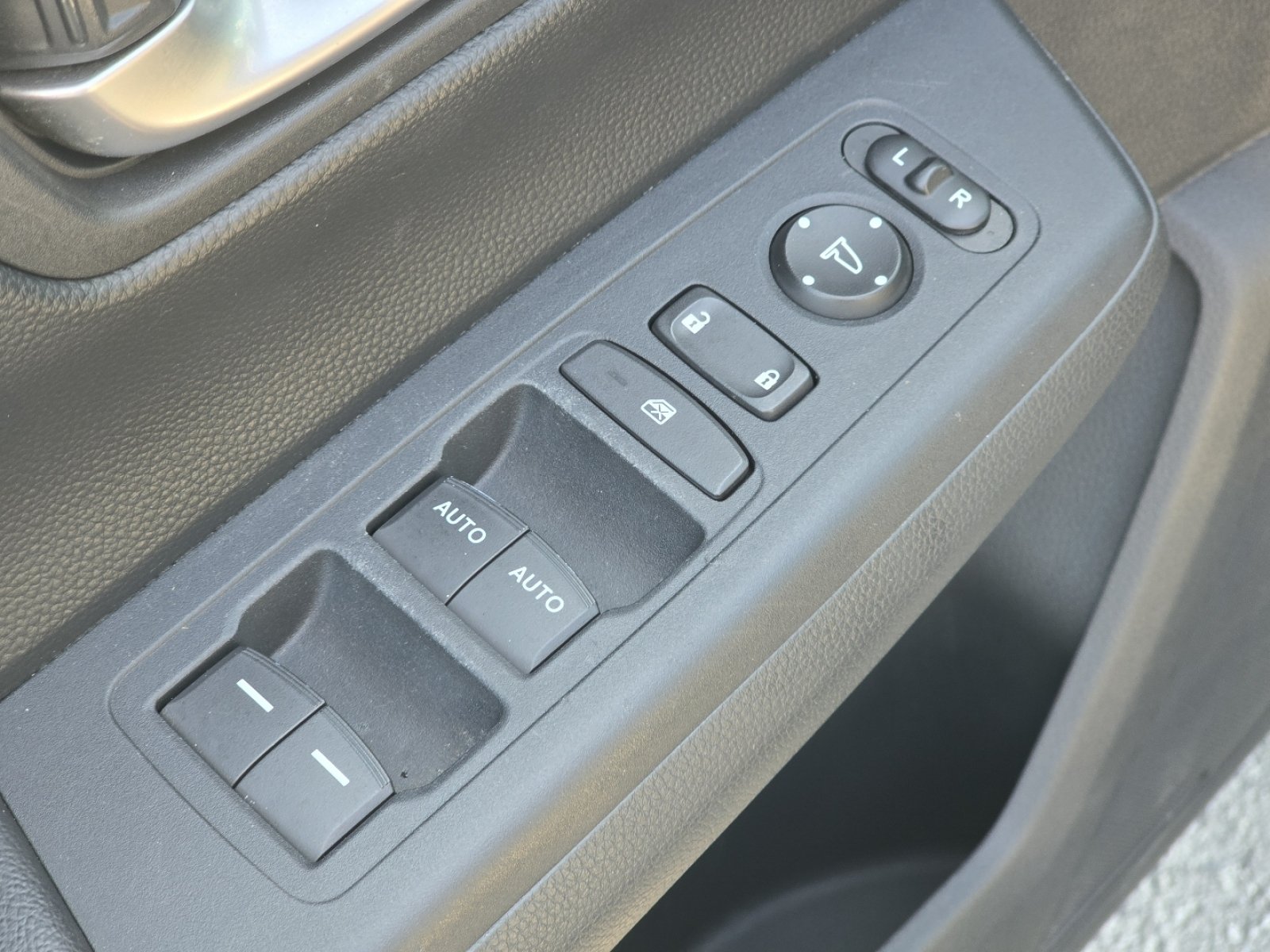 Certified 2024 Honda CR-V EX image 25