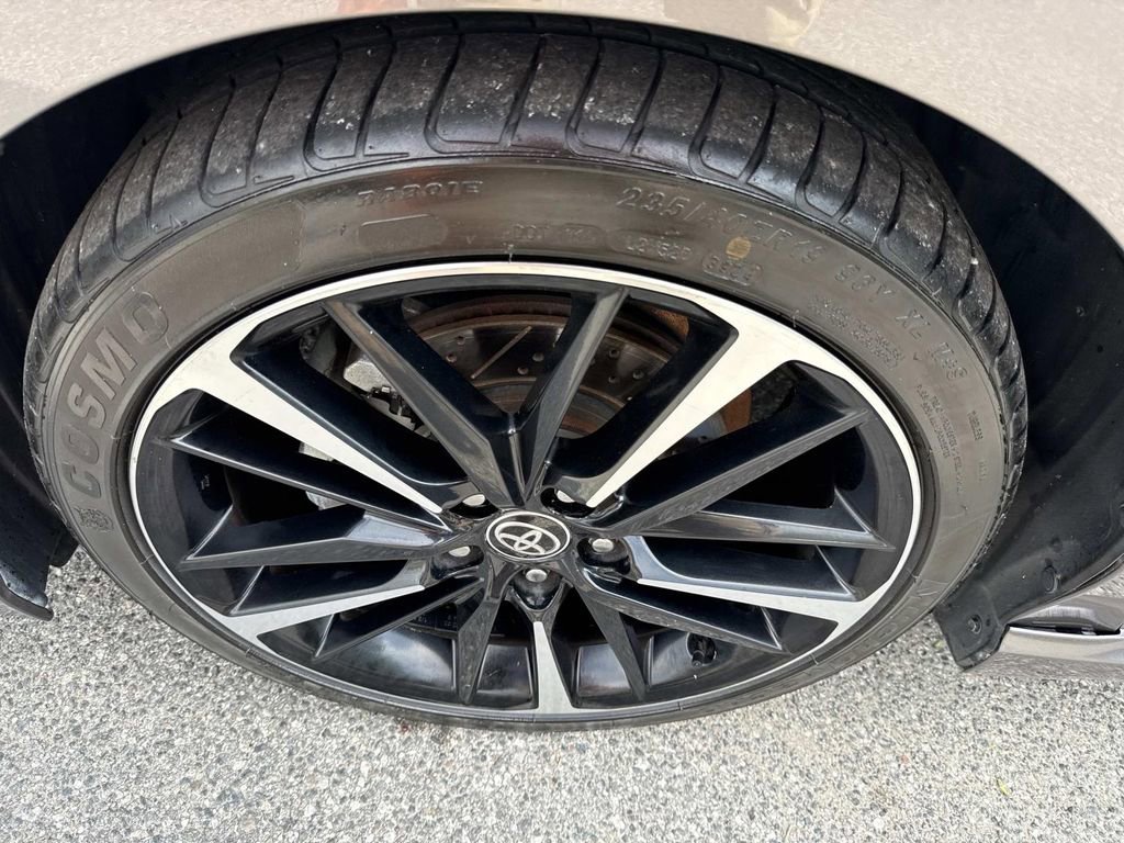 Used 2020 Toyota Camry XSE image 12
