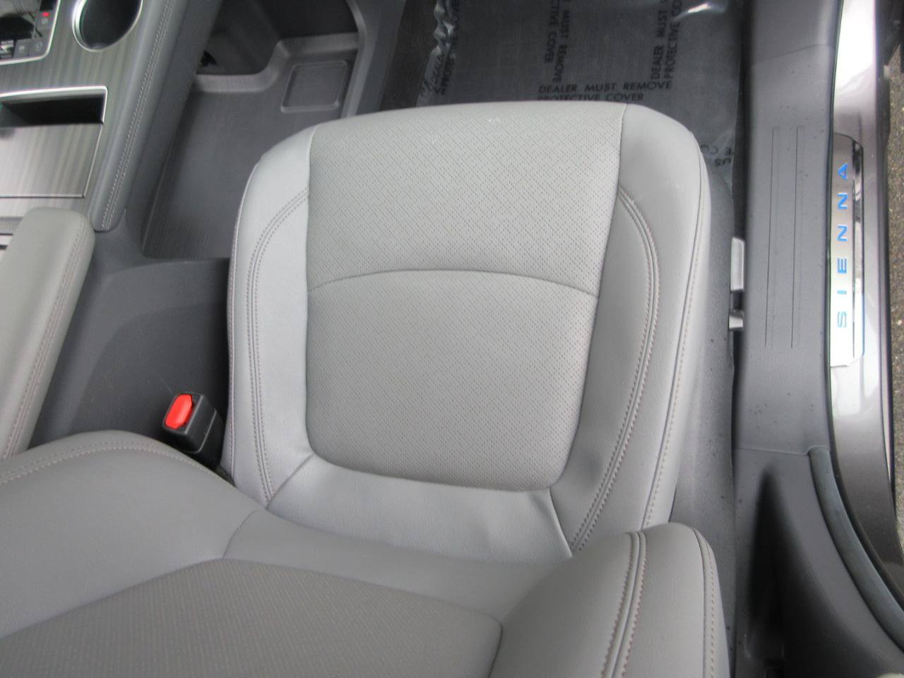 Used 2024 Toyota Sienna Limited AWD image 29