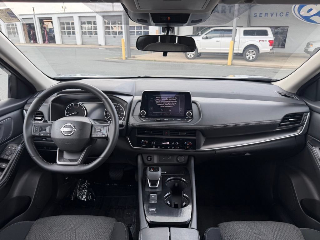 Used 2026 Nissan Rogue SV FWD image 38