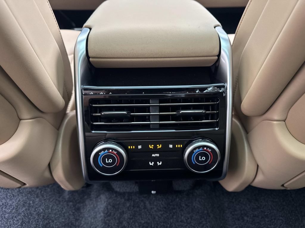 New 2026 Land Rover Range Rover SE AWD/4WD image 17