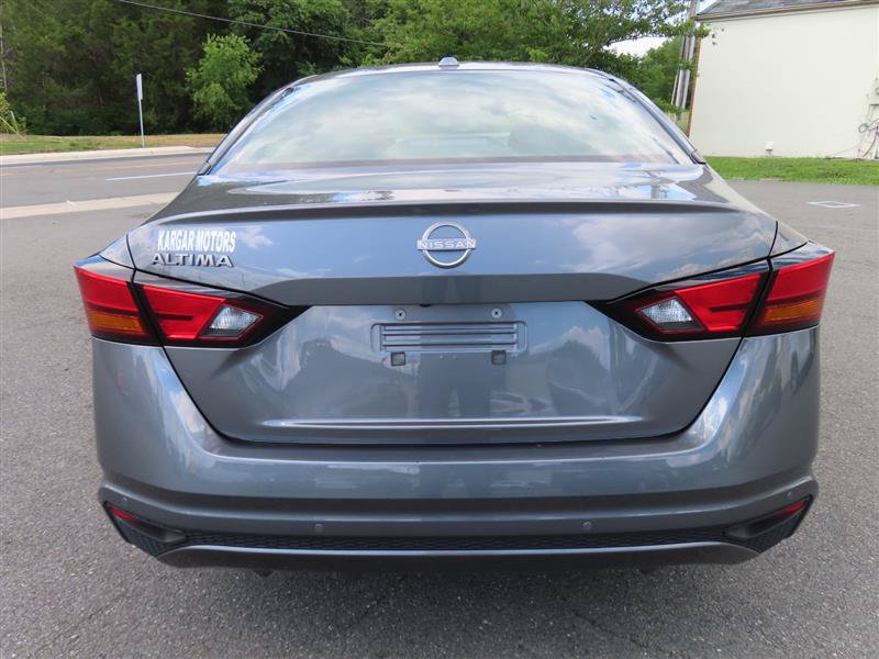 Used 2025 Nissan Altima 2.5 SV FWD image 12