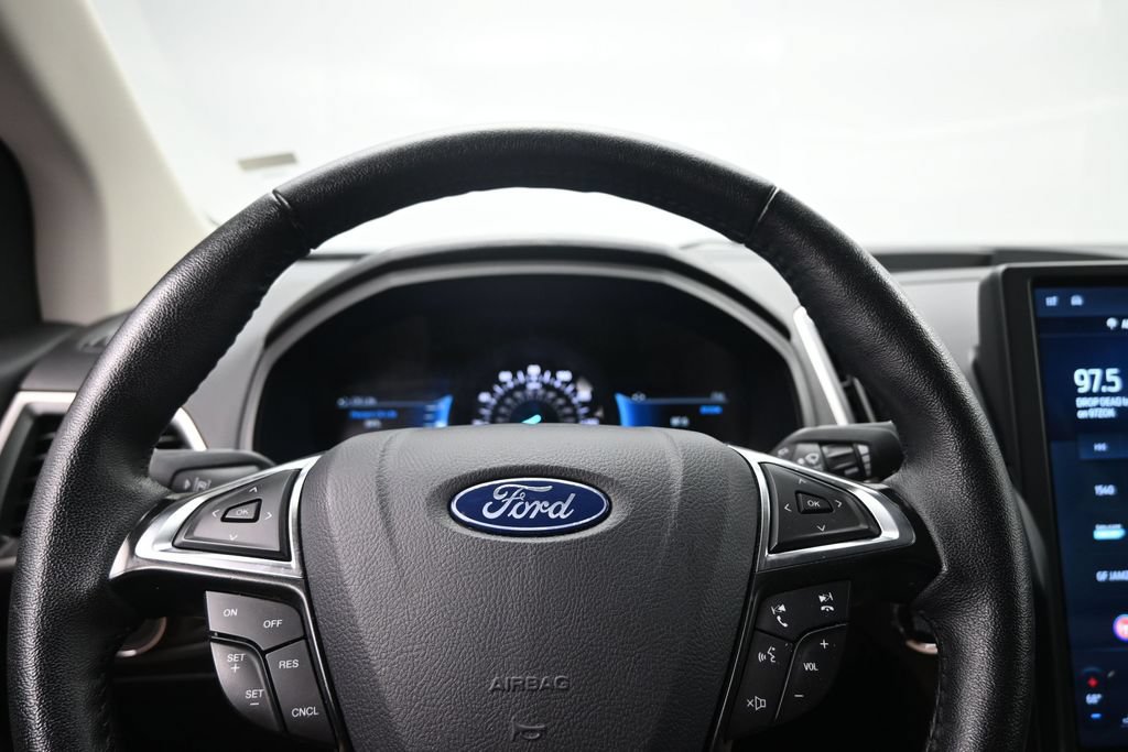Used 2024 Ford Edge SEL AWD/4WD image 13
