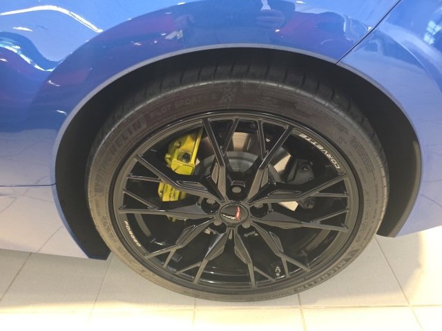 Used 2023 Chevrolet Corvette Stingray w/ Z51 Performance Package image 9