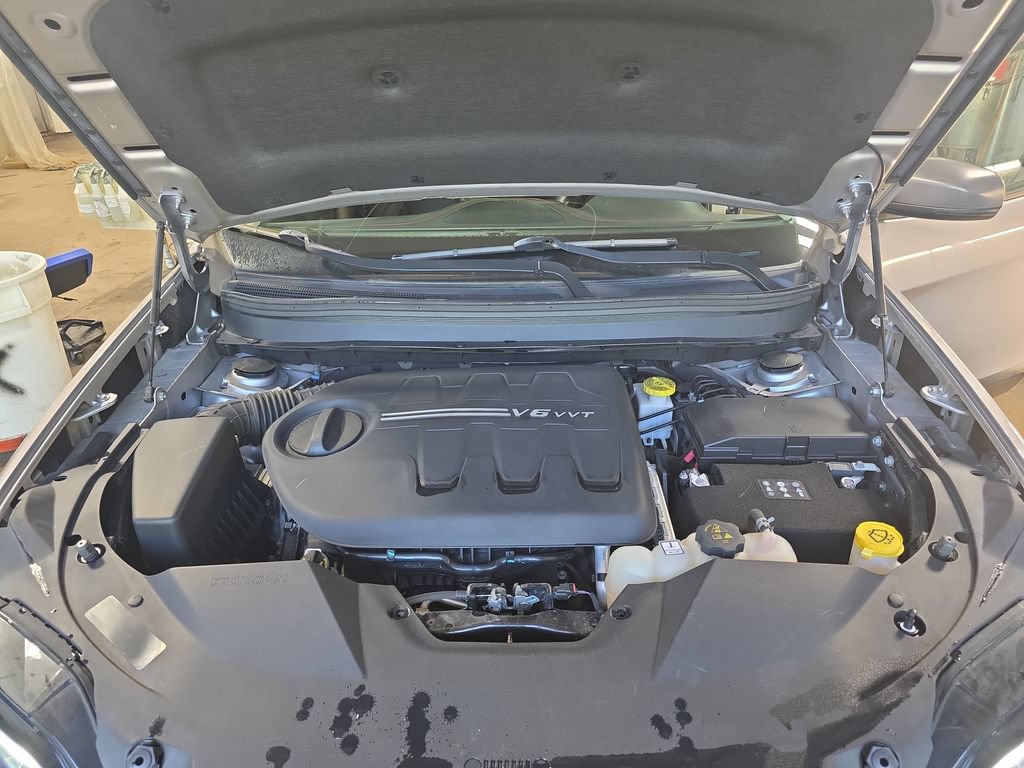 Used 2019 Jeep Cherokee Trailhawk AWD/4WD image 31