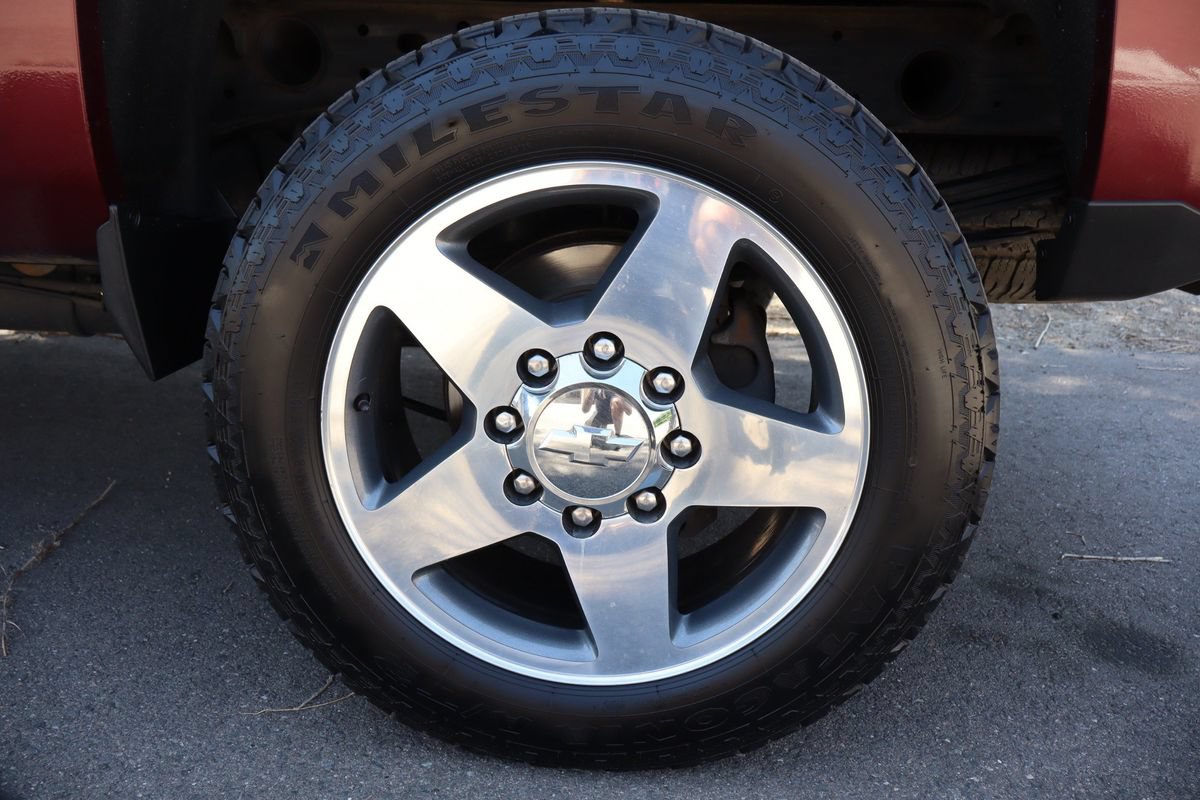 Used 2016 Chevrolet Silverado 2500 High Country w/ Duramax Plus Package AWD/4WD image 42
