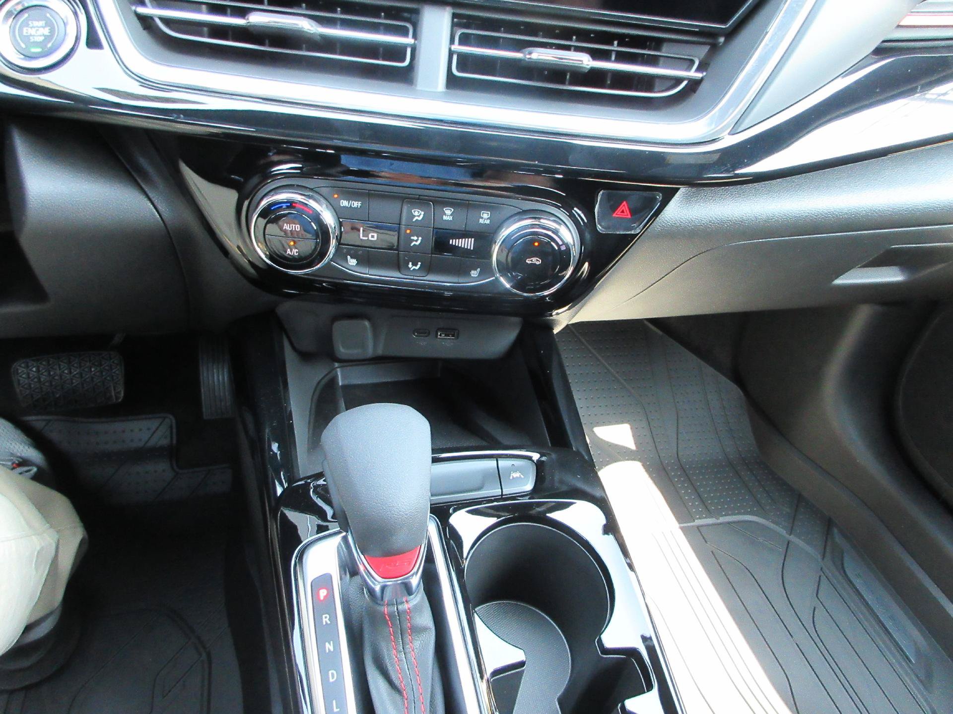 New 2026 Chevrolet Trax RS w/ Sunroof Package FWD image 18