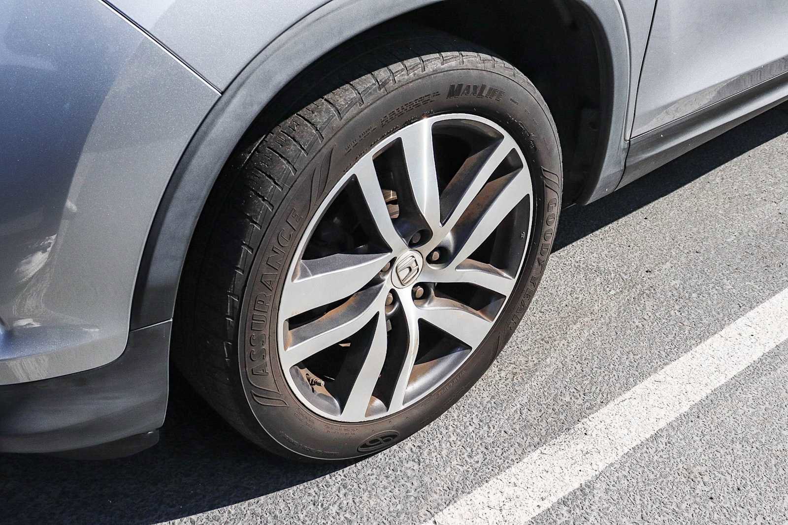 Used 2017 Honda Pilot Touring image 4