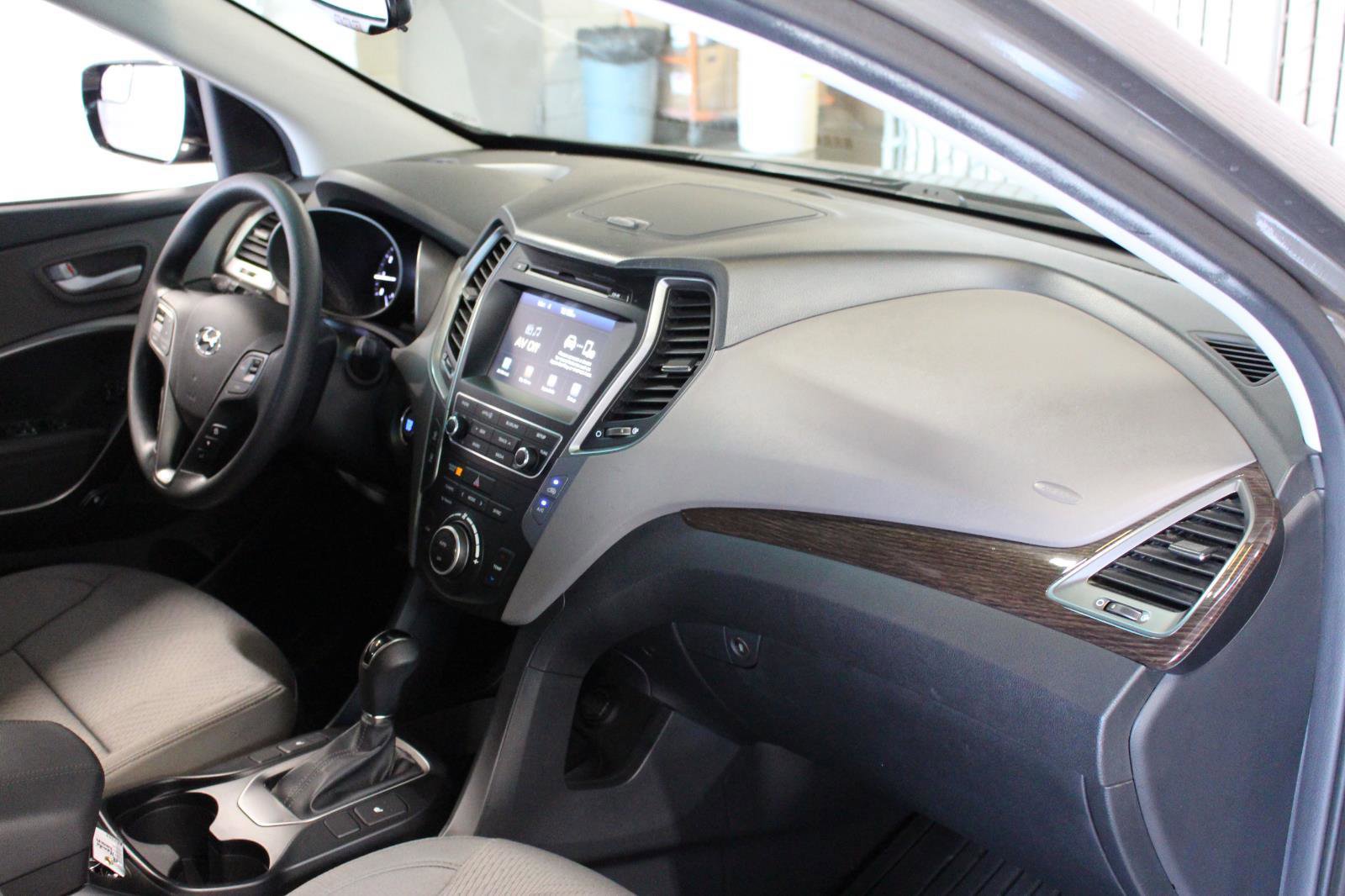 Used 2018 Hyundai Santa Fe Sport w/ 2.4L Value Package 02 image 15