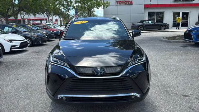Used 2023 Toyota Venza XLE AWD/4WD image 2