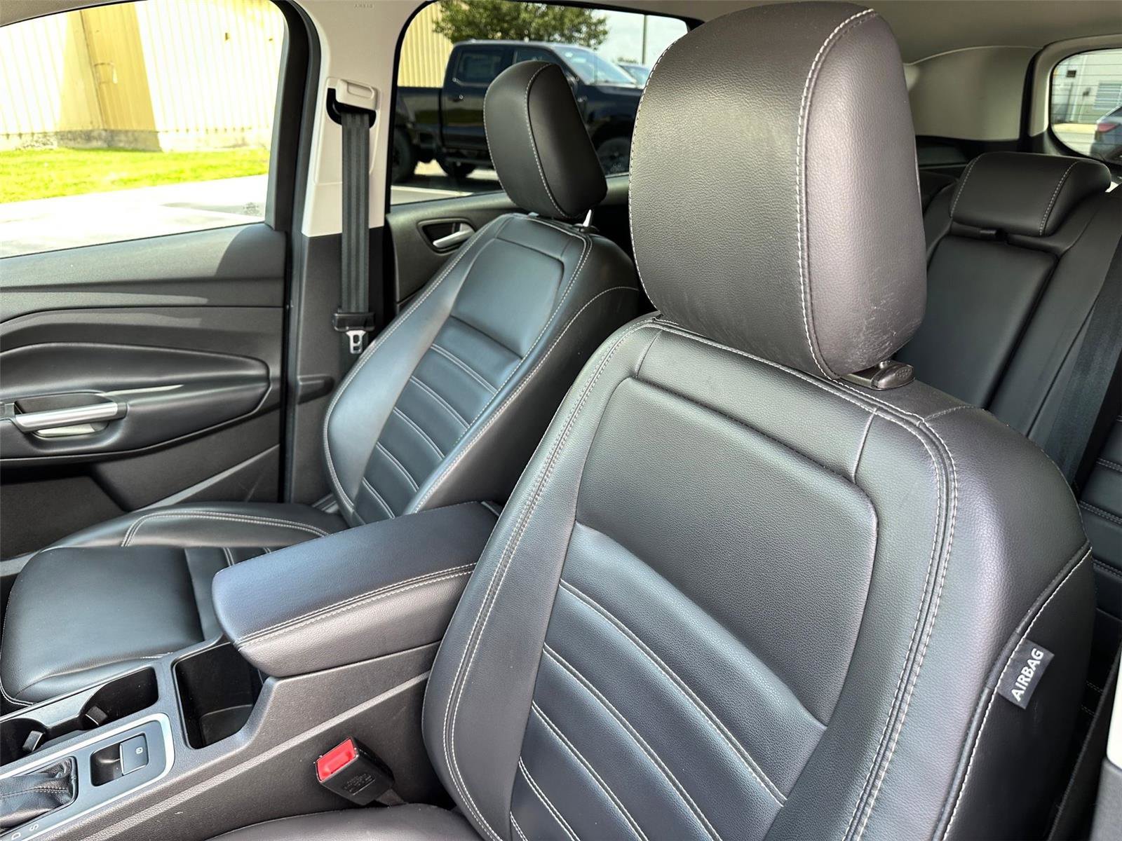 Used 2019 Ford Escape SEL image 9