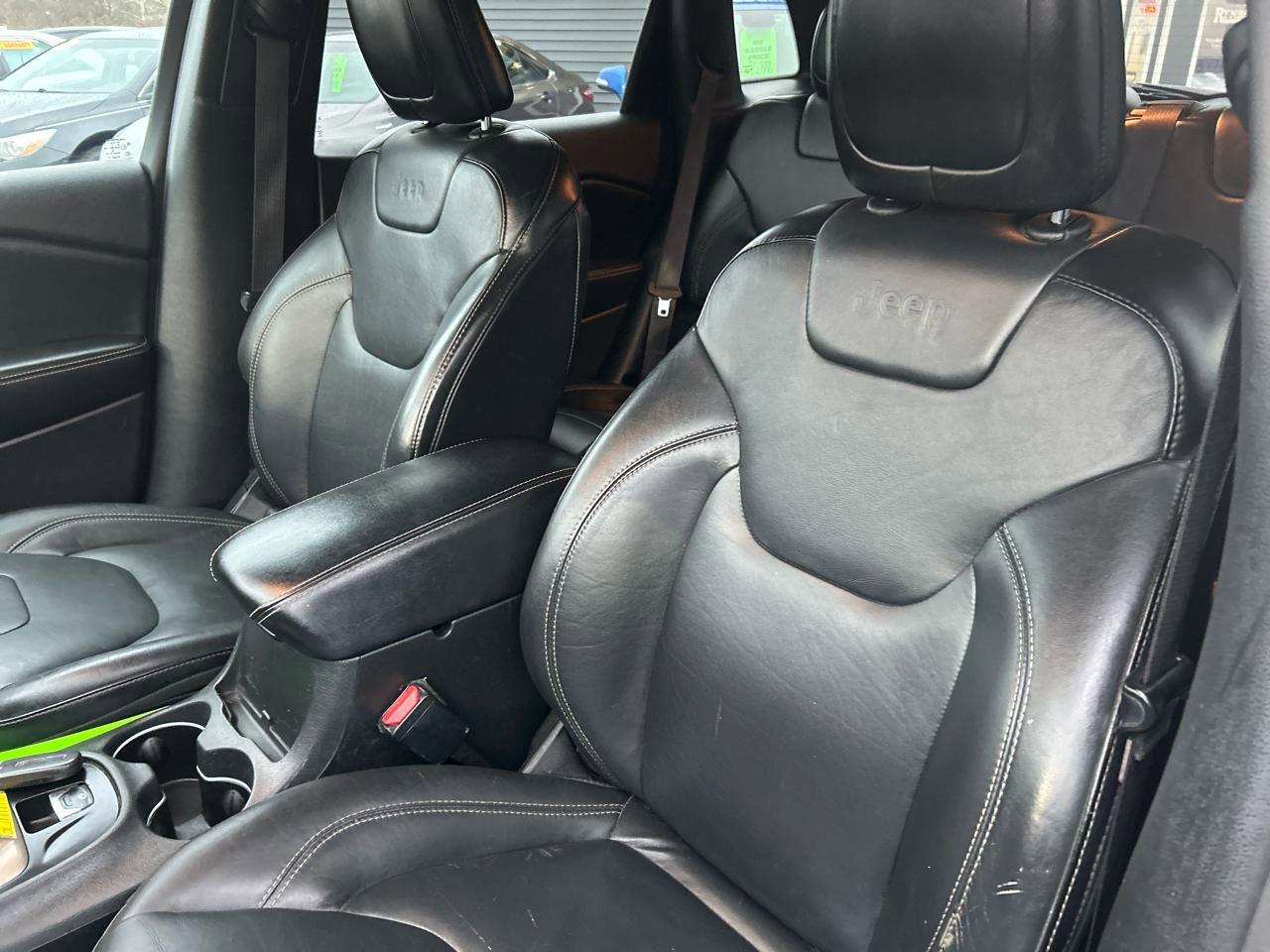 Used 2016 Jeep Cherokee Limited image 22