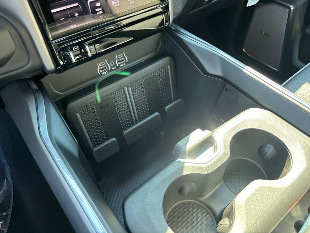 New 2027 RAM 3500 Laramie AWD/4WD image 25